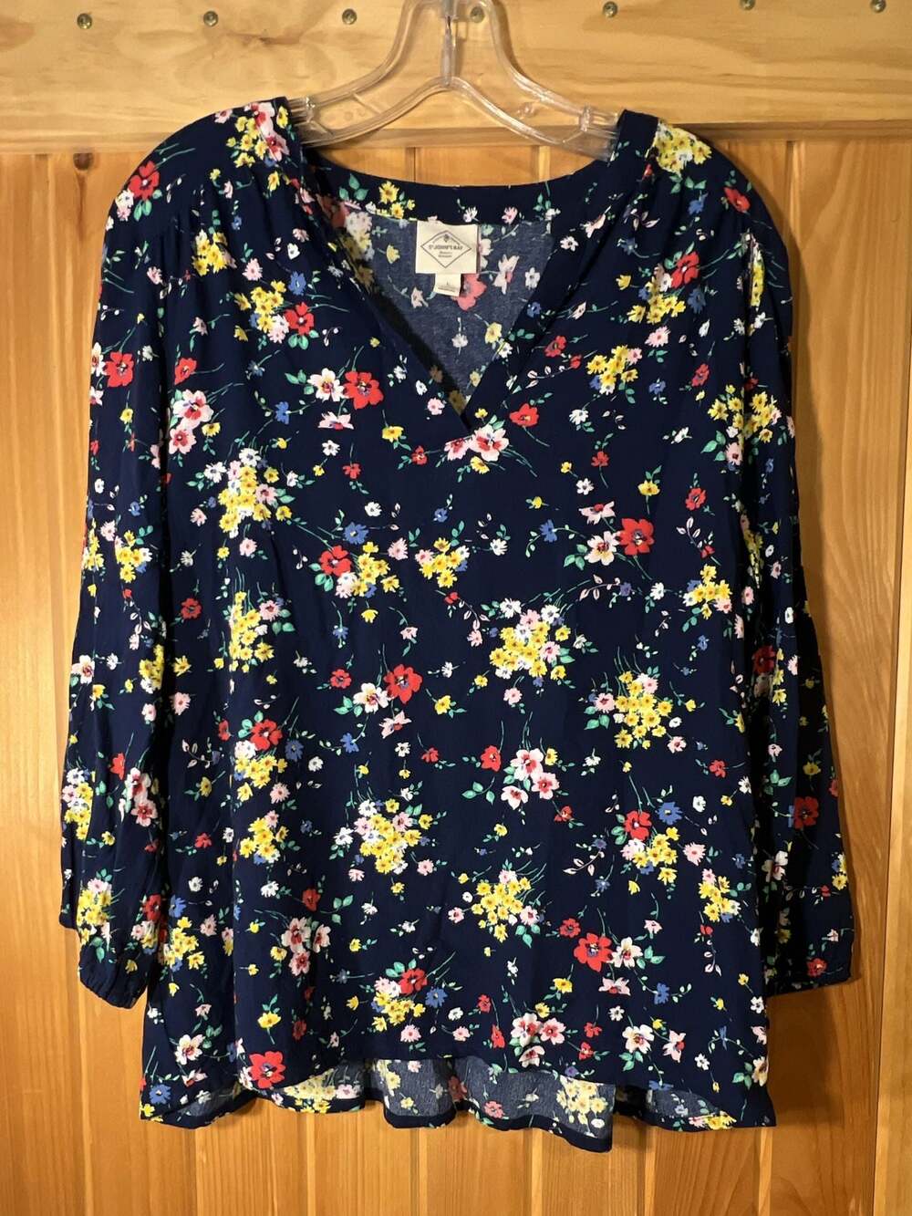 St. John's Bay Women's Blue Floral Print 3/4 Sleeve V-Neck Rayon Blouse Size L